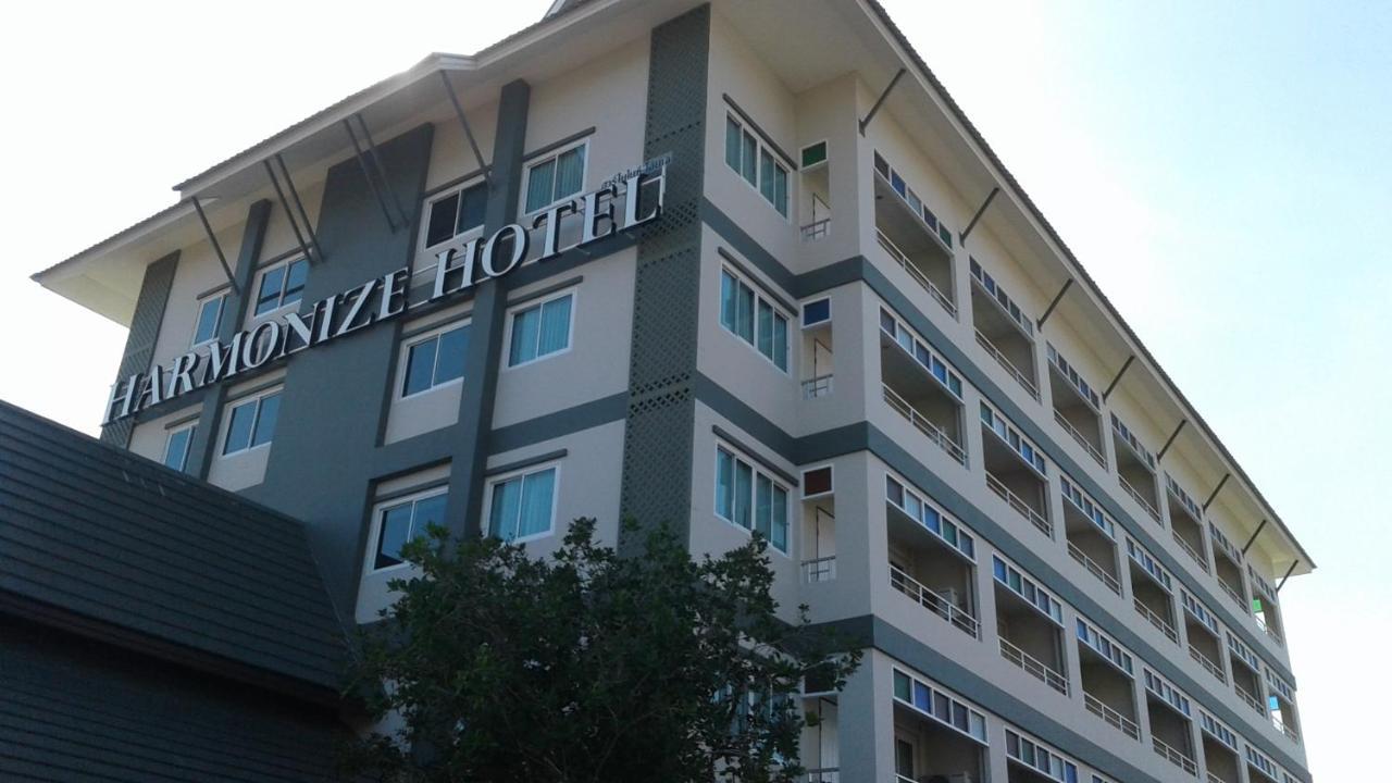 Harmonize Hotel- SHA Extra Plus Chiang Mai Esterno foto