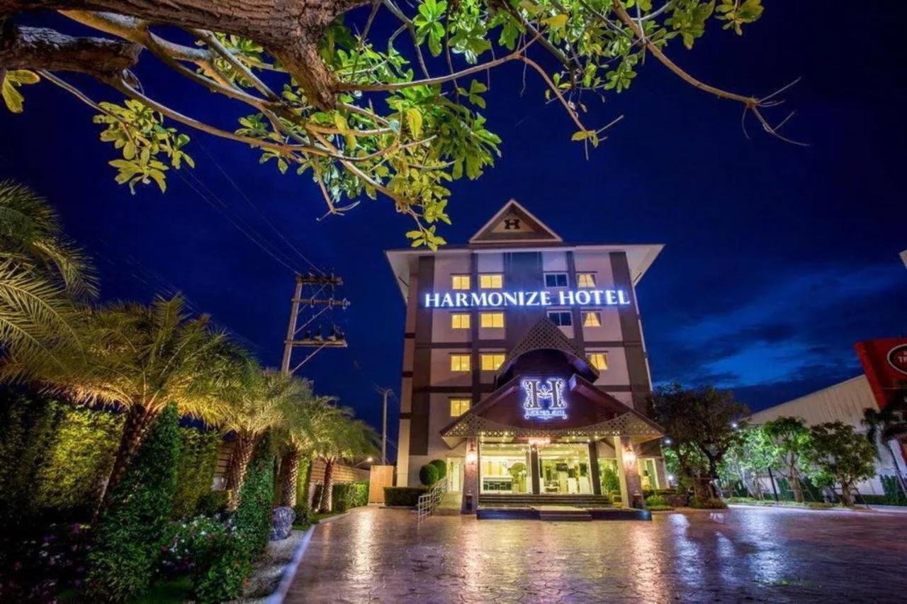 Harmonize Hotel- SHA Extra Plus Chiang Mai Esterno foto